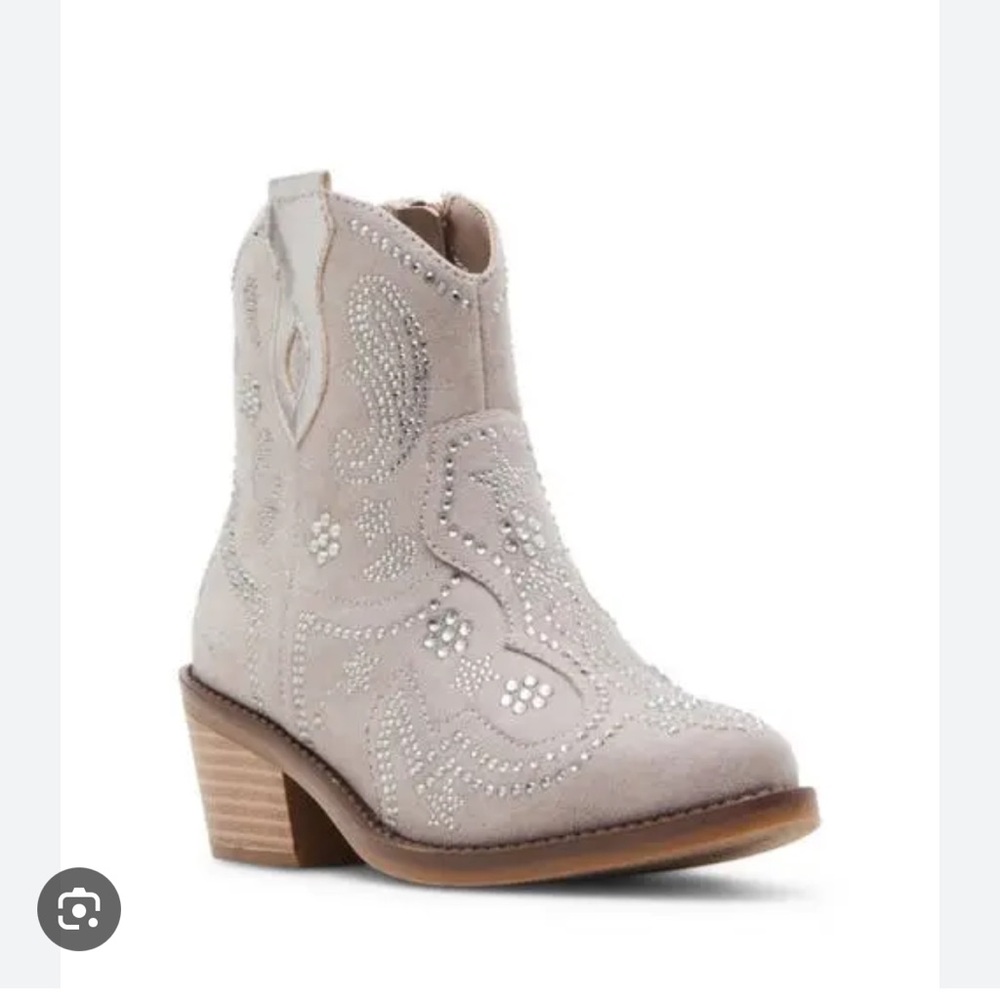 Gorgeous Rhinestone Short Western Steve Madden Boots Youth 2